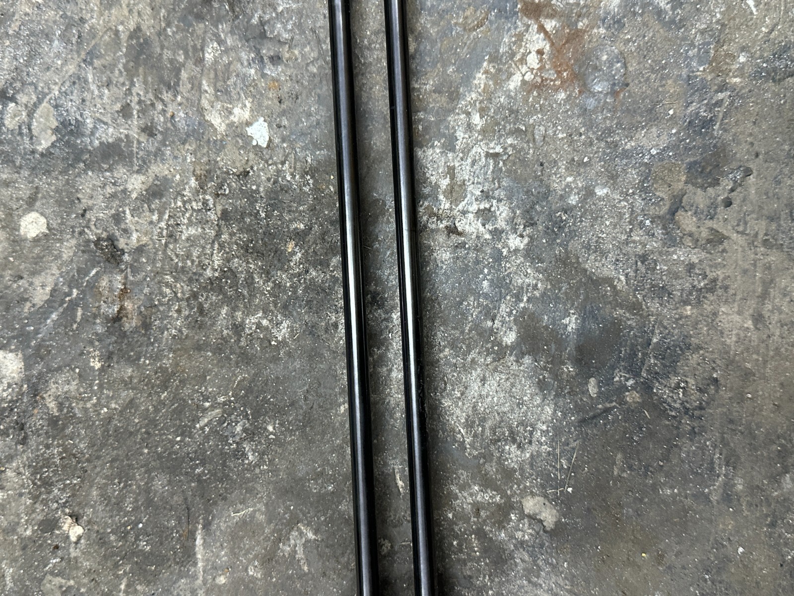2014 AUDI R8 FRONT LEFT RIGHT HOOD LIFT SUPPORT STRUTS 420 823 359 OEM