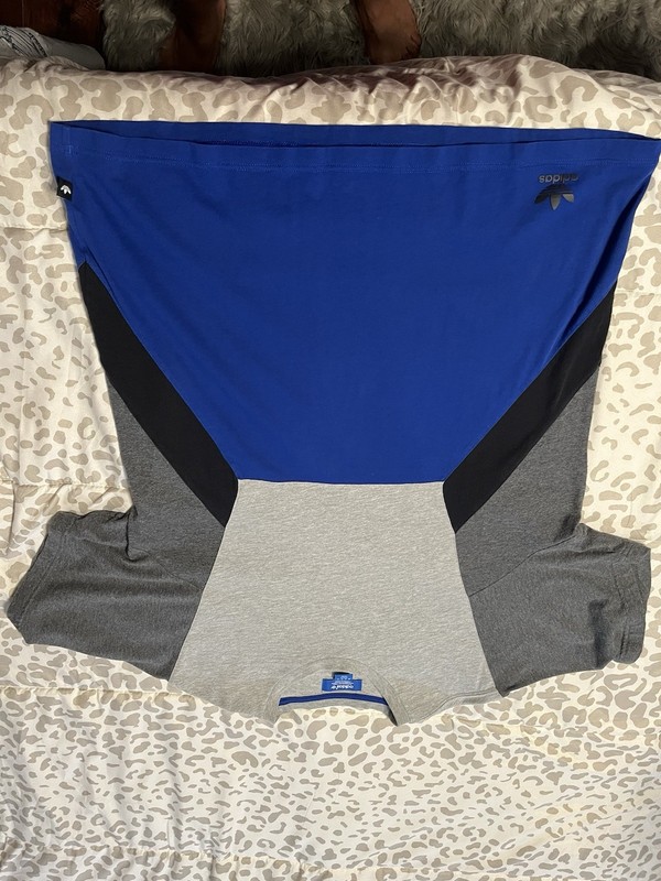 Adidas T Shirt Men's XL Tan Gray Blue Geometric Pattern Short Sleeve Tee