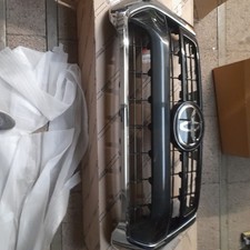 TOYOTA HILUX FRONT GRILLE CHROME 53100-0KK00