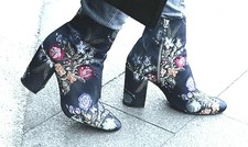 ZARA New Navy Blue Floral Embroidered Ankle Boots Sold out 2107/201 US 6 EU 36