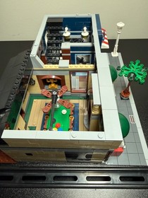 LEGO 10246 Detective&rsquo;s Office Modular Building w/ Manual No Minifigures