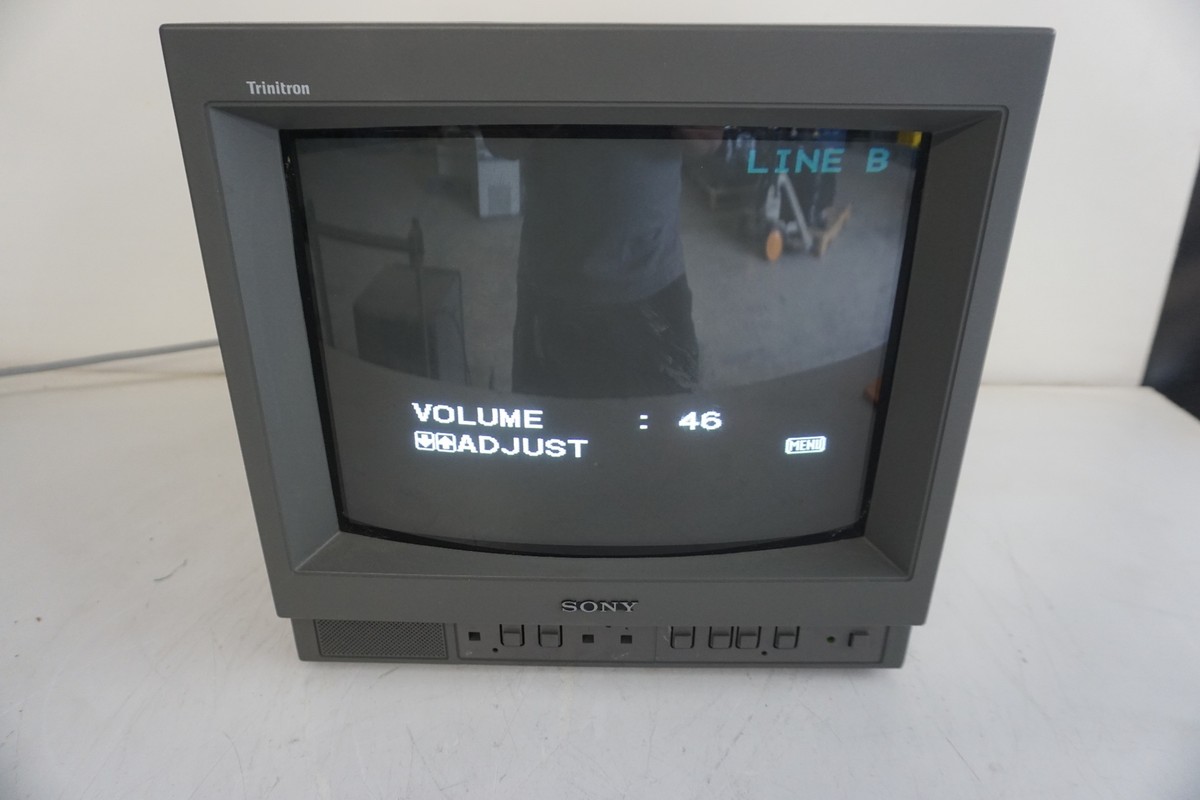 SONY TRINITRON MODEL PVM-14N5U VIDEO MONITOR - RETRO GAMING (SIS9