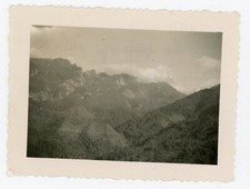 PHOTO SNAPSHOT Guerre d’Indochine, le paysage vu du piton commandant lieu situé