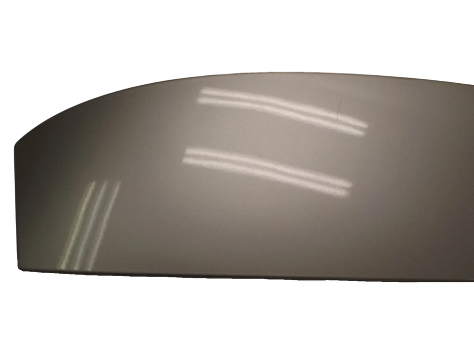 2002-2006 BMW 325xi Rear Wing Spoiler Used OEM 8235987 - Imagem 4 de 4