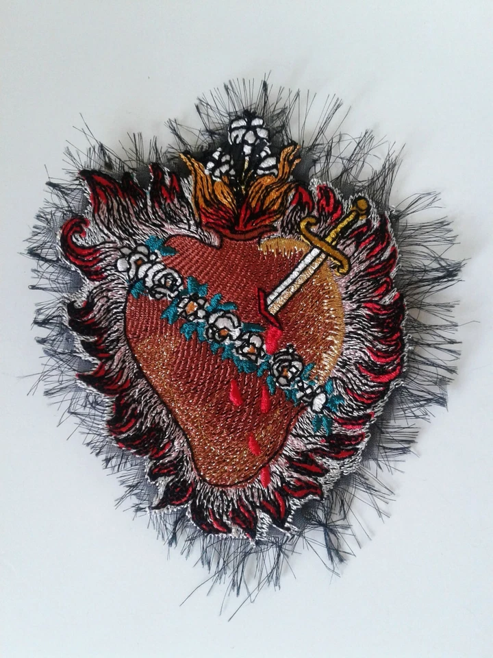 Parche bordado Milagro Sagrado Corazón vintage hecho a mano de Ucrania Foto 3 de 4