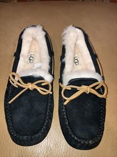 UGG DAKOTA Black Women's Moccasin Slippers 5612 Size 6 NEW