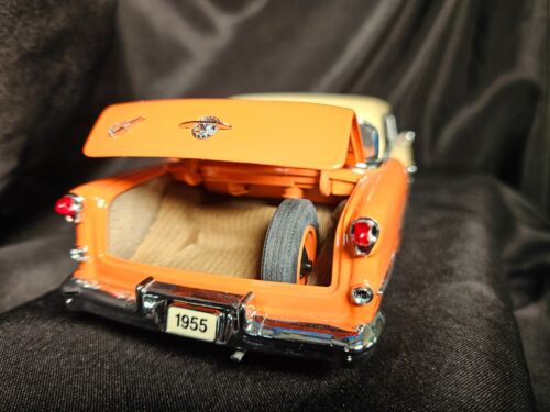 Danbury Mint 1955 Oldsmobile Super 88 Holiday Coupe 1:24 Scale Inv. #3454 - Picture 3 of 7