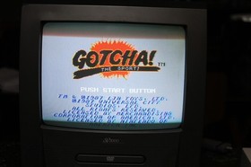 Nintendo NES Console, 2 Controllers, Zapper Gun, 26 Games w Sleeves & Manuals