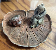 Japanisches Blumenbecken SUIBAN SEKISHIN signiert Blatt mit Frosch & Mann...