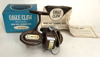 EAGLE CLAW BLUE PACIFIC Model 225 SPINNING REEL w Box Papers Vintage NEW NIB NOS