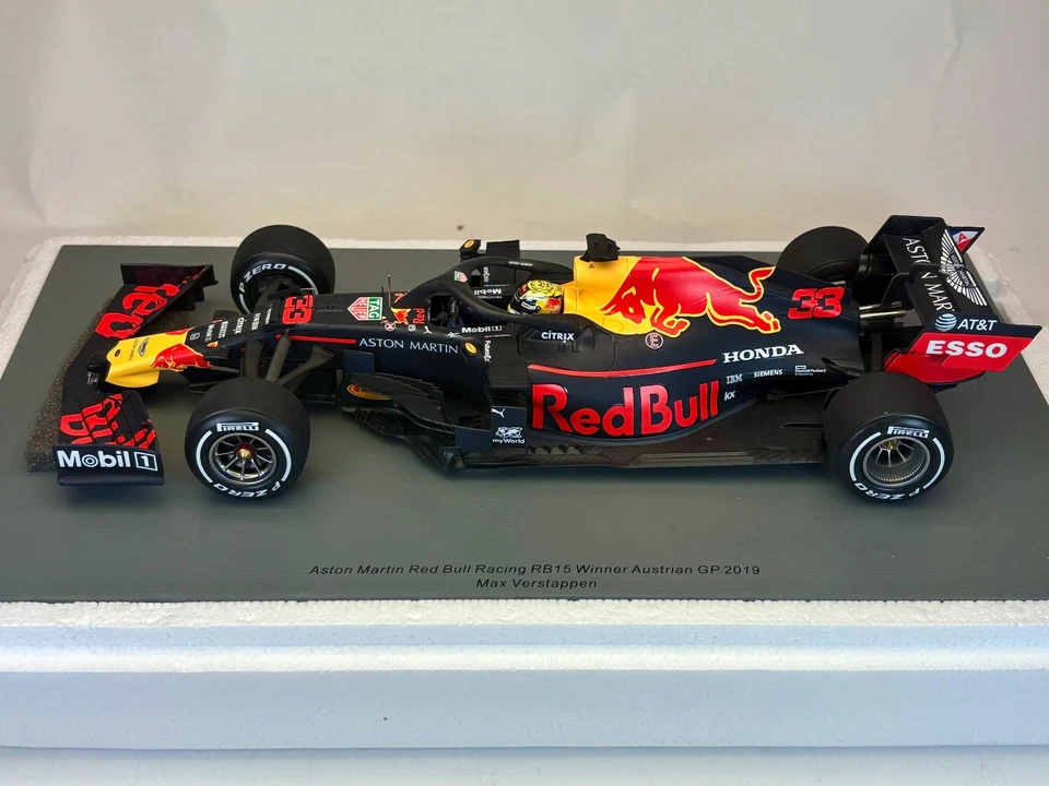 1:18 Spark Red Bull F1 RB15 #33 Max Verstappen Winnner Austrian GP 2019 18S463 - Image 2 of 4