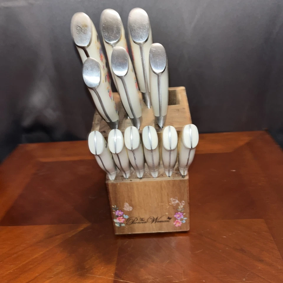 Juego de bloques de cuchillos de acero inoxidable Pioneer Woman Signature, faltan tijeras florales Foto 4 de 4