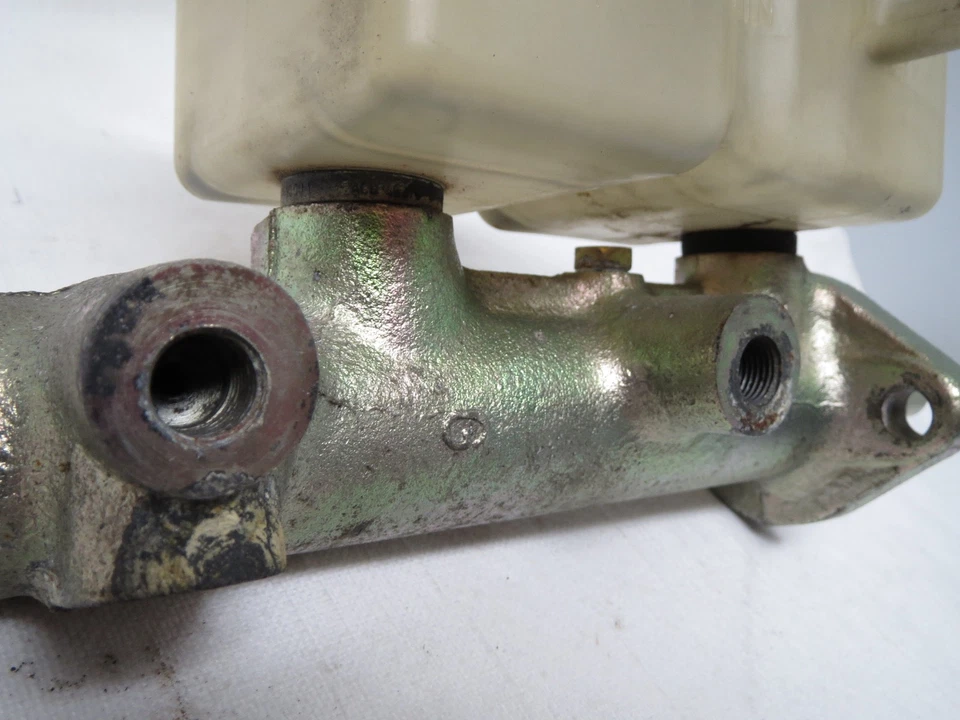 CILINDRO MAESTRO DE FRENO Y DEPÓSITO DE FLUIDO ALFA ROMEO SPIDER GTV-6 Milano ATE 22mm Foto 2 de 4