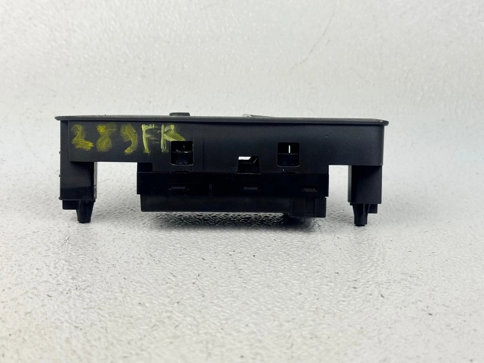 INFINITI JX35 QX60 13-20 INTERRUPTOR DE CONTROL DE VENTANA DE PUERTA LATERAL DE PASO DELANTERO DERECHO OEM Foto 2 de 3