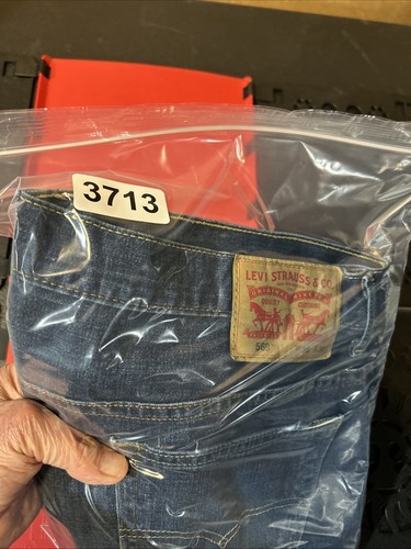 Levis Jeans 569 Mens 36x30 (38x29 measured) Dark Blue Minor Cuff Frays 3713 - Picture 8 of 8