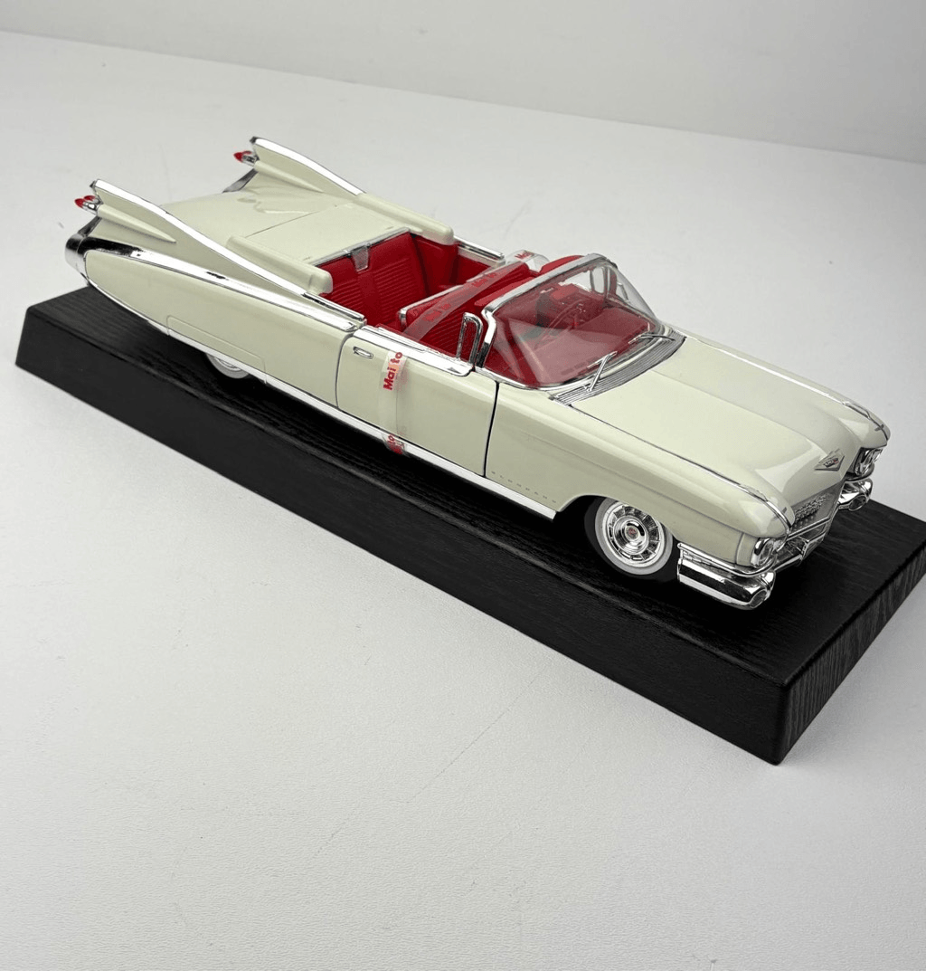 ☆新品⭐︎ Cadillac ELDORAD 1/18 MAISTO 1/18 MAISTO 1959 CADILLAC ELDORADO BIARRITZ CONVERTIBLE