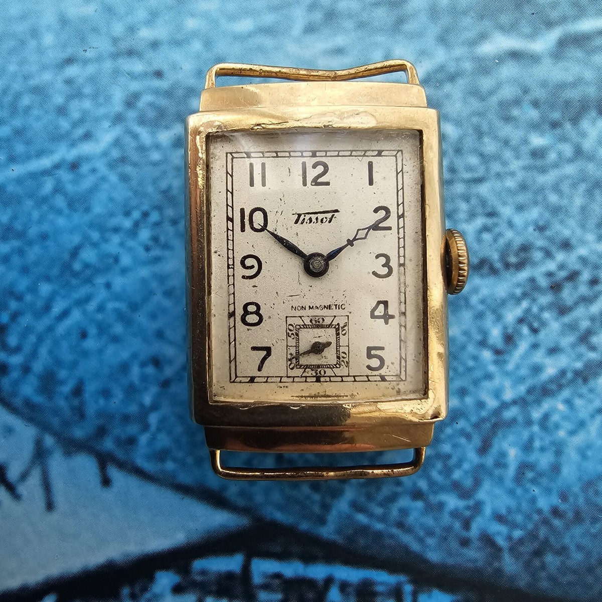 Vintage 9k Solid Gold Tissot Tank Hand-Winding Men's Wristwatch
