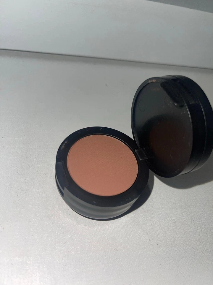 YOUNIQUE TOUCH pocket palette red romance new no box - Image 4 of 4