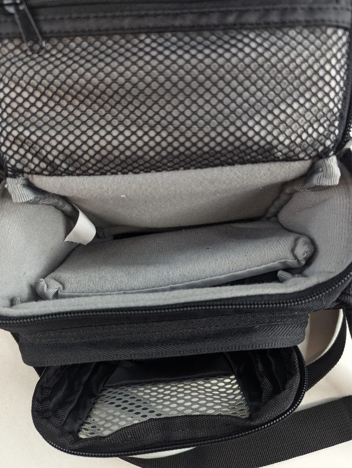 LowePro 格式 110 紧凑型相机单肩包保护壳 带肩带 7.5 x 4 "x 4.5" — 第 3/4 张图片