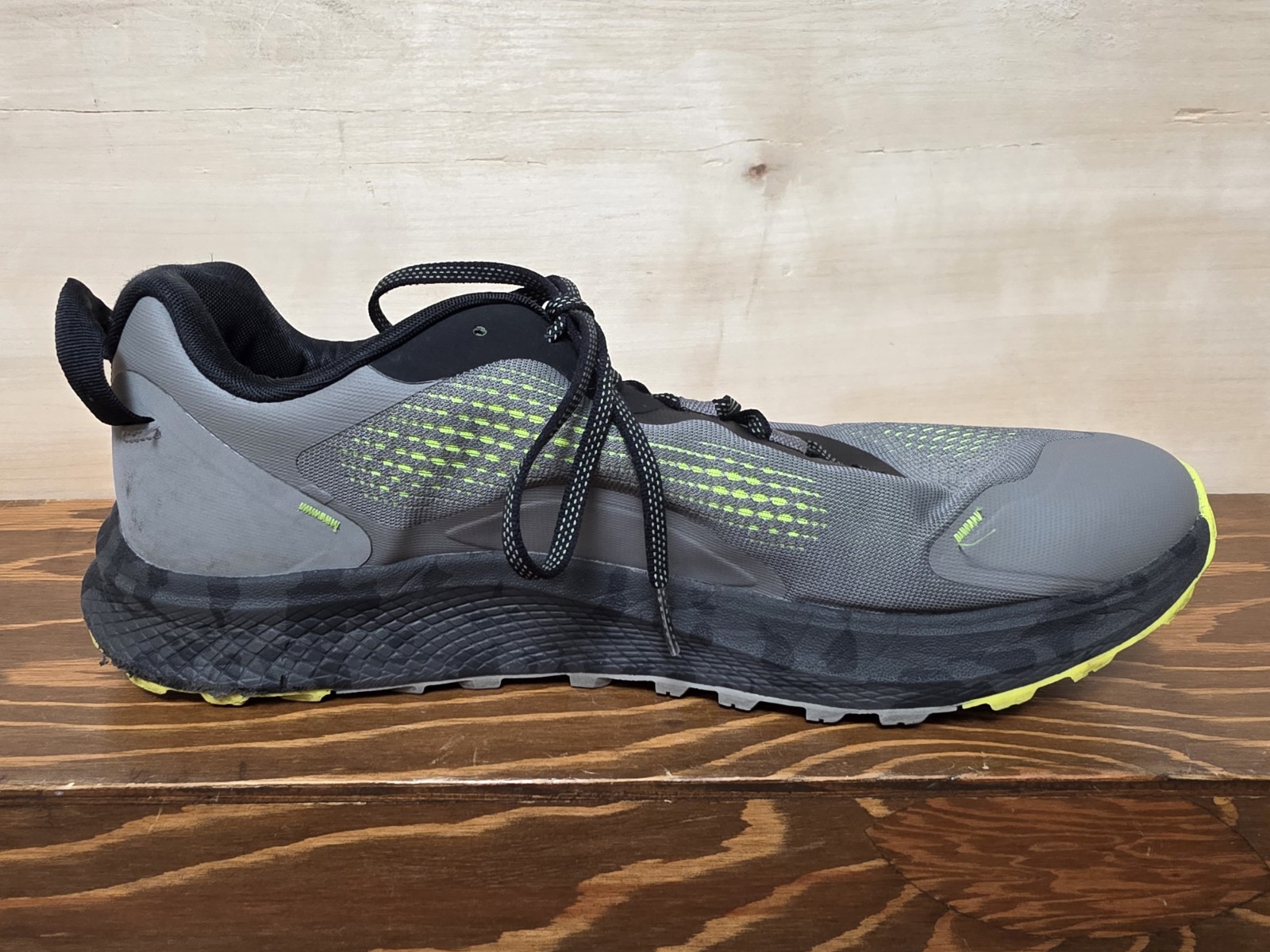 Under Armour Shoes Gray with Green Highlights Men's Charged Bandit Trail Size 13 thumbnail 7