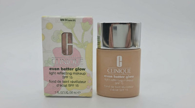 Clinique Even Better Glow Light Reflecting Makeup  WN04 Bone SPF15 30ml