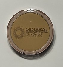 Mineral Fusion Pressed Powder Foundation ~ Olive 1 Light - 0.32 oz. Made in USA