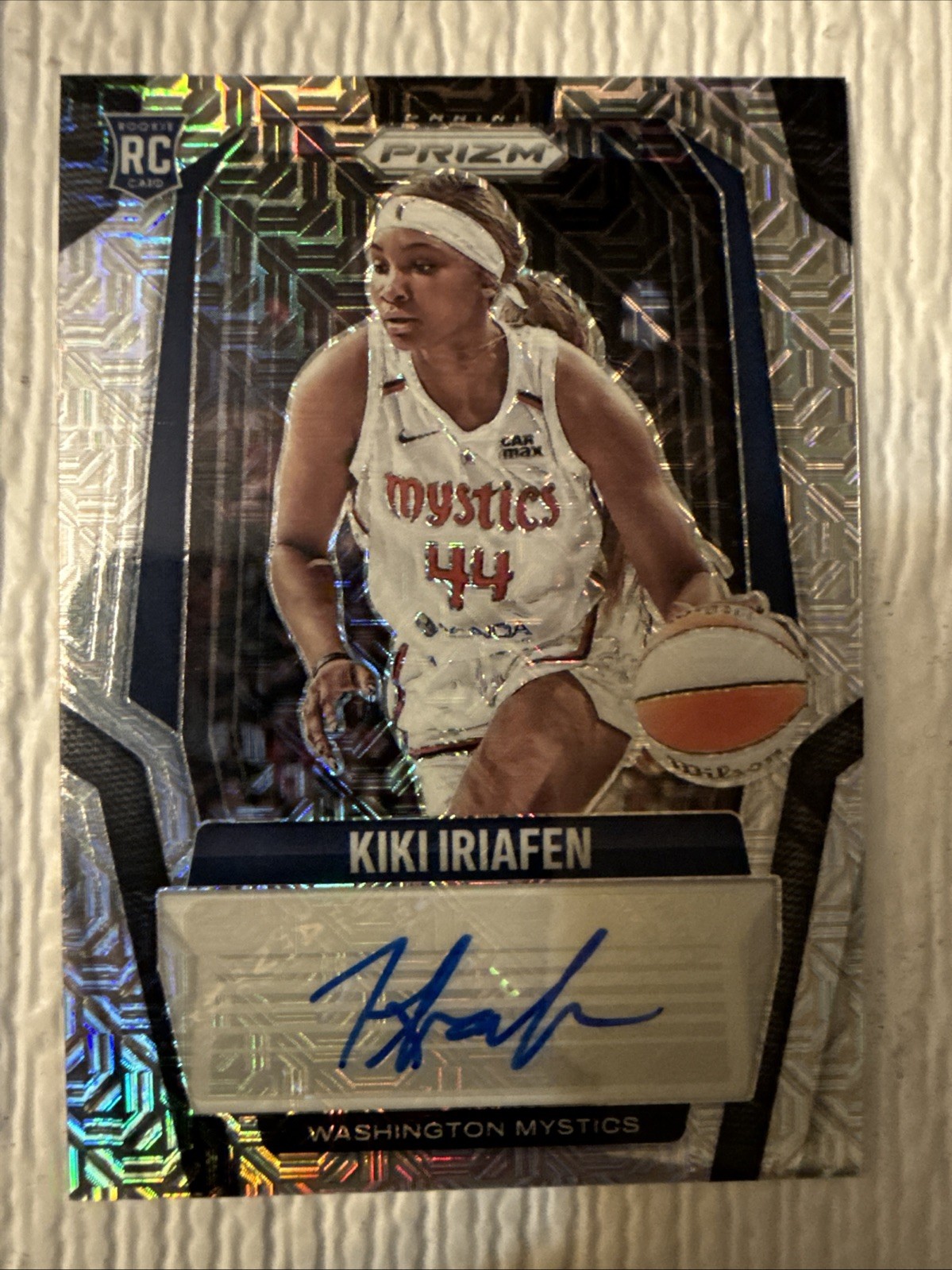 2025 WNBA Prizm KIKI IRIAFEN Rookie MOJO Auto /25
