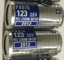 Lot 2  Energizer 3 V Lithium CR123A Batteries OUTDATED YEAR 2011 - FULLY TESTED