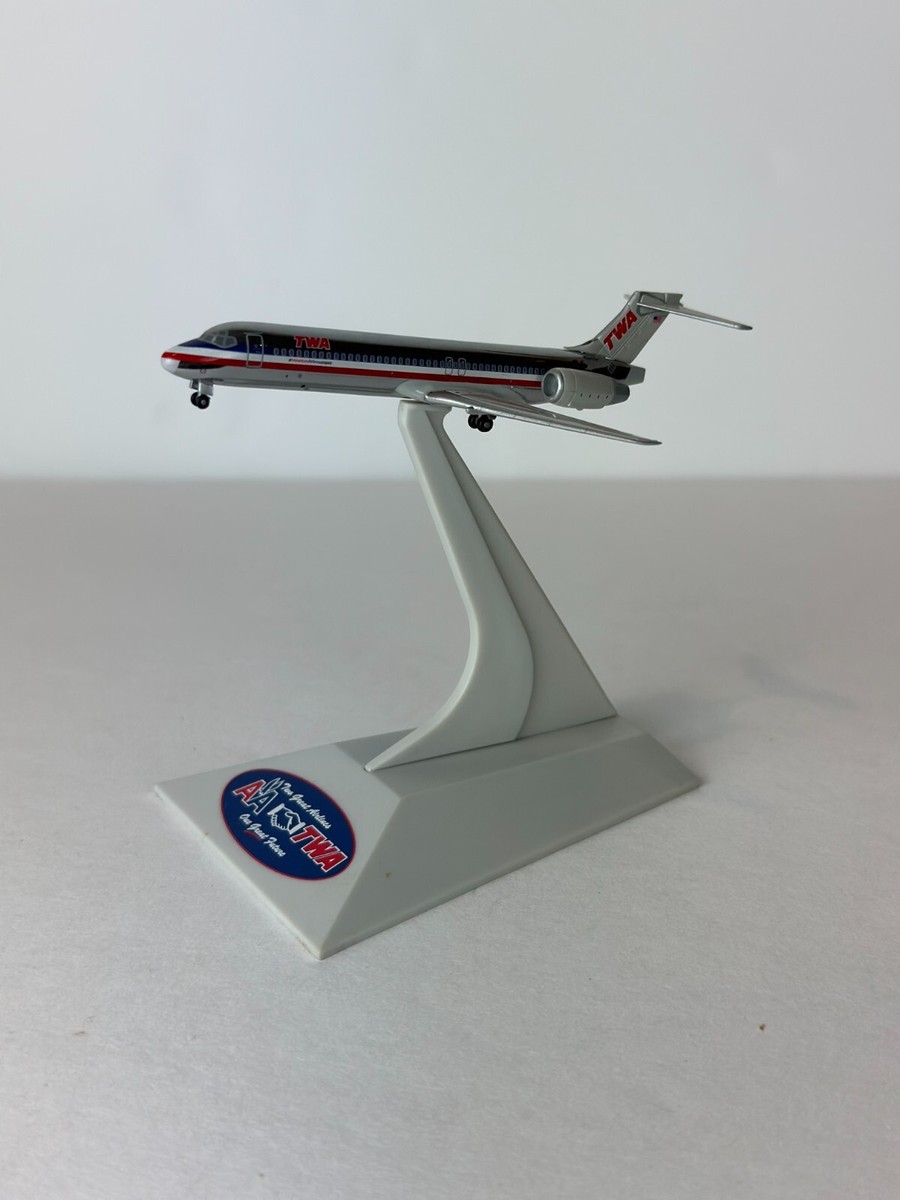 Boeing 717 TWA American Airlines Airplane Dragon Wings 1:400