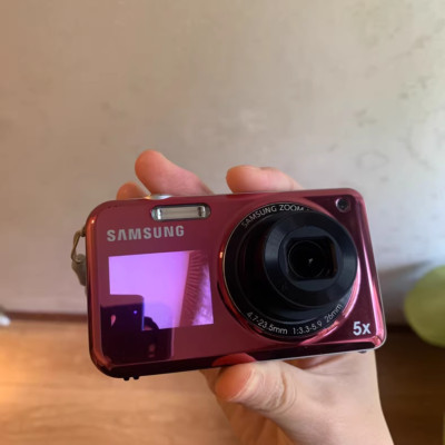 Samsung PL120 14.2MP Digital Camera 5x Optical Zoom Dual LCD CCD Selfie Red