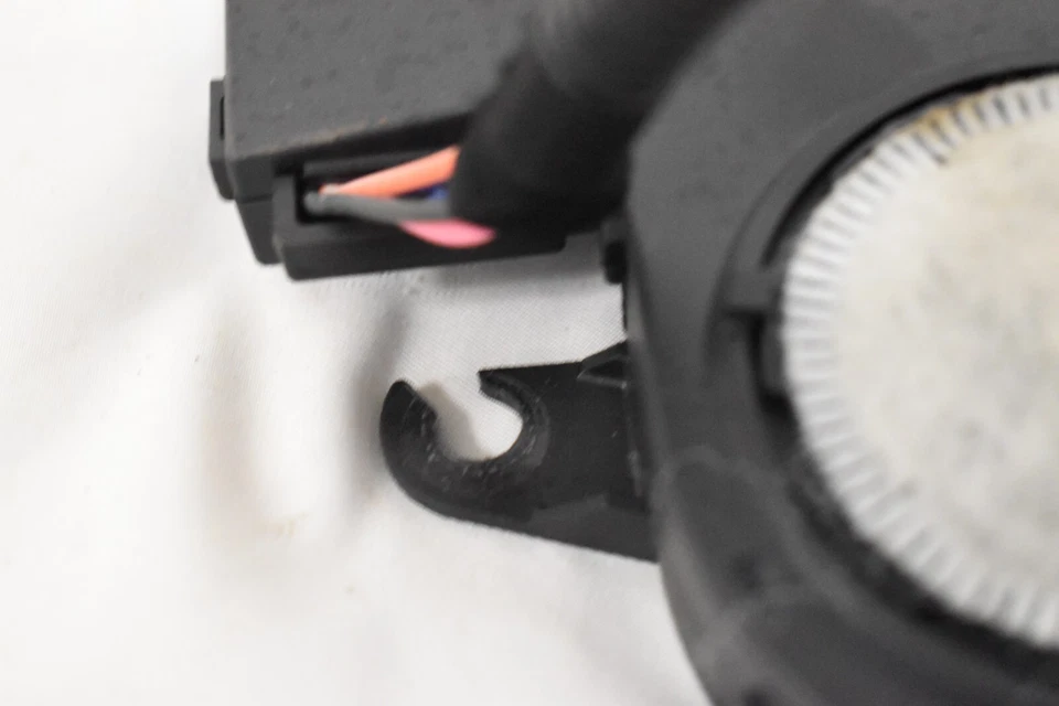 12 13 14 Tahoe Yukon Escalade Silverado Bottom Seat Blower Motor 22873117 H3X15 - Image 4 of 4