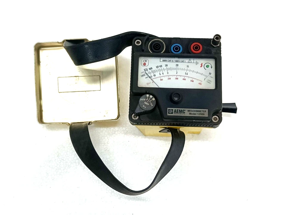 Aemc 1250N Hand Cranked Analog Megohmmeter Ohm Module Kit 250-500-1000V - Image 4 of 4
