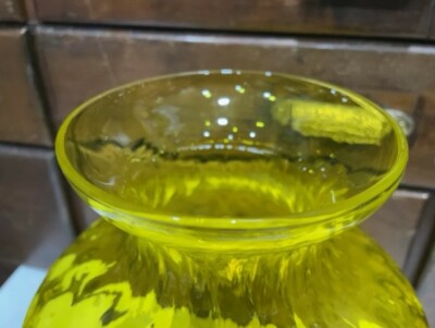 フェントン fenton オパールセント 花瓶 ウランガラス 黄色 swirl FENTON OPTIC Swirl Canary YELLOW IRIDESCENT GLASS Vase 11