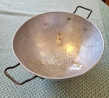 Vtg 11” Aluminum 7 Star Strainer Colander  3 Footed 2 Handles Well Used See Pics