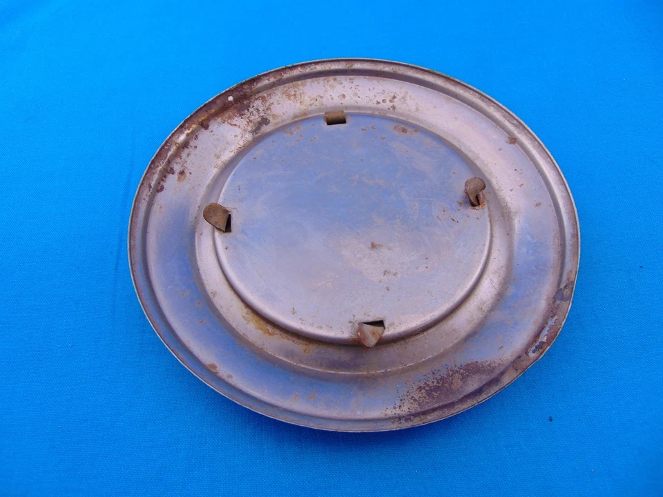 1941 1942 Cadillac Fender Skirt Emblem Part Series 60 62 75 Missing Mounting Bar - Image 3 of 4