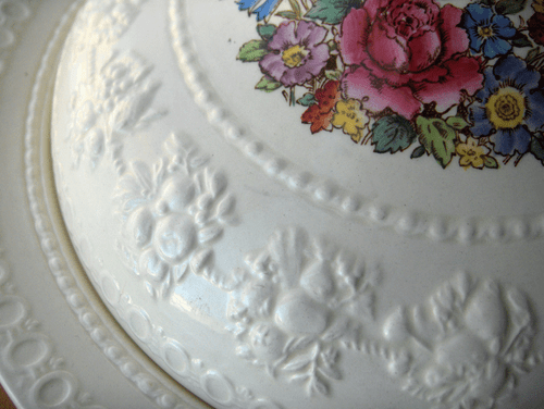 Wedgwood Tinturn covered casserole~Wellesley shape~Made in England-No Reserve! - Picture 3 of 7