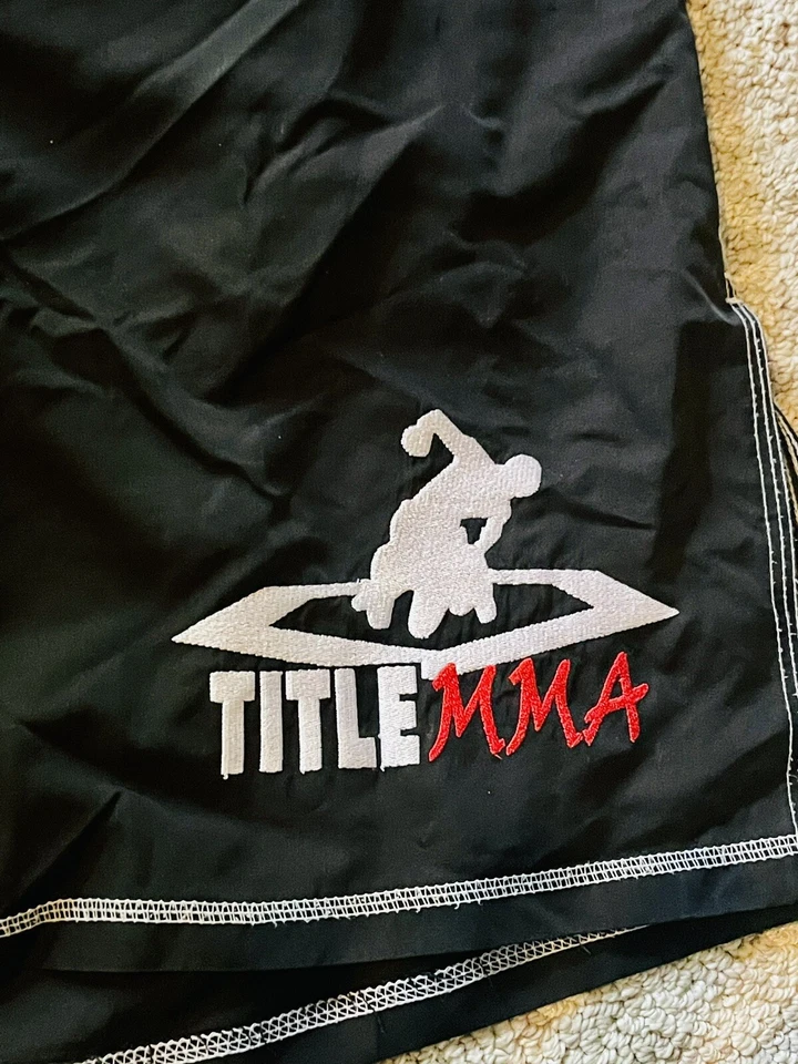 Title MMA Trunks Shorts Men's Size Medium M Bright Camo Red Black White MMA - Image 2 of 4