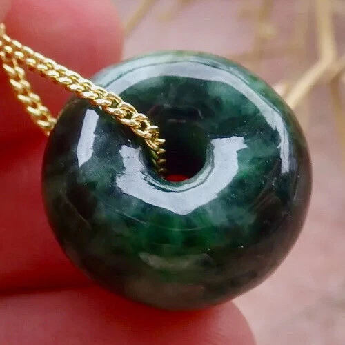 COLGANTE BIRMANO FINO BRILLANTE VERDE ESMERALDA HELADA JADEÍTA JADE A DONUT 27 quilates Foto 3 de 4