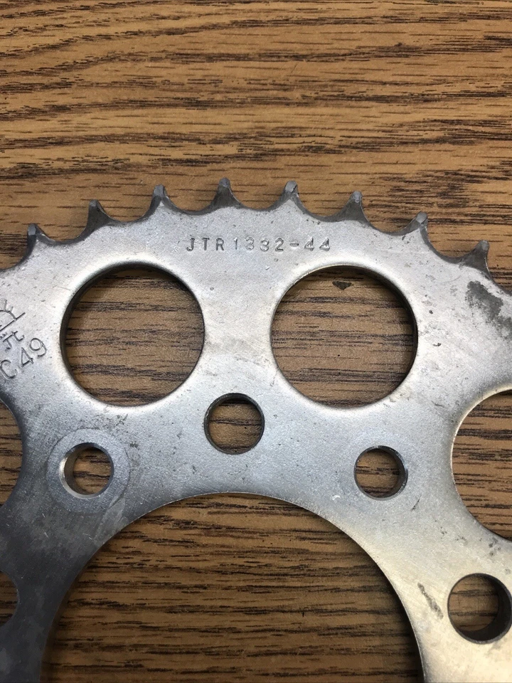 HONDA SHADOW VLX VT600 1999-2007, PIEZA DE PIÑÓN ACCIONADO FINAL JT # JTR1332-44 Foto 3 de 4