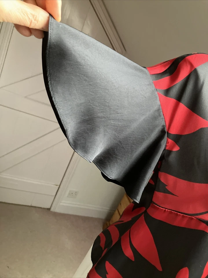 Blusa ALEXANDER McQUEEN AW2017 McQ preta e vermelha gola de renda IT 36 nova com etiquetas - Imagem 4 de 4