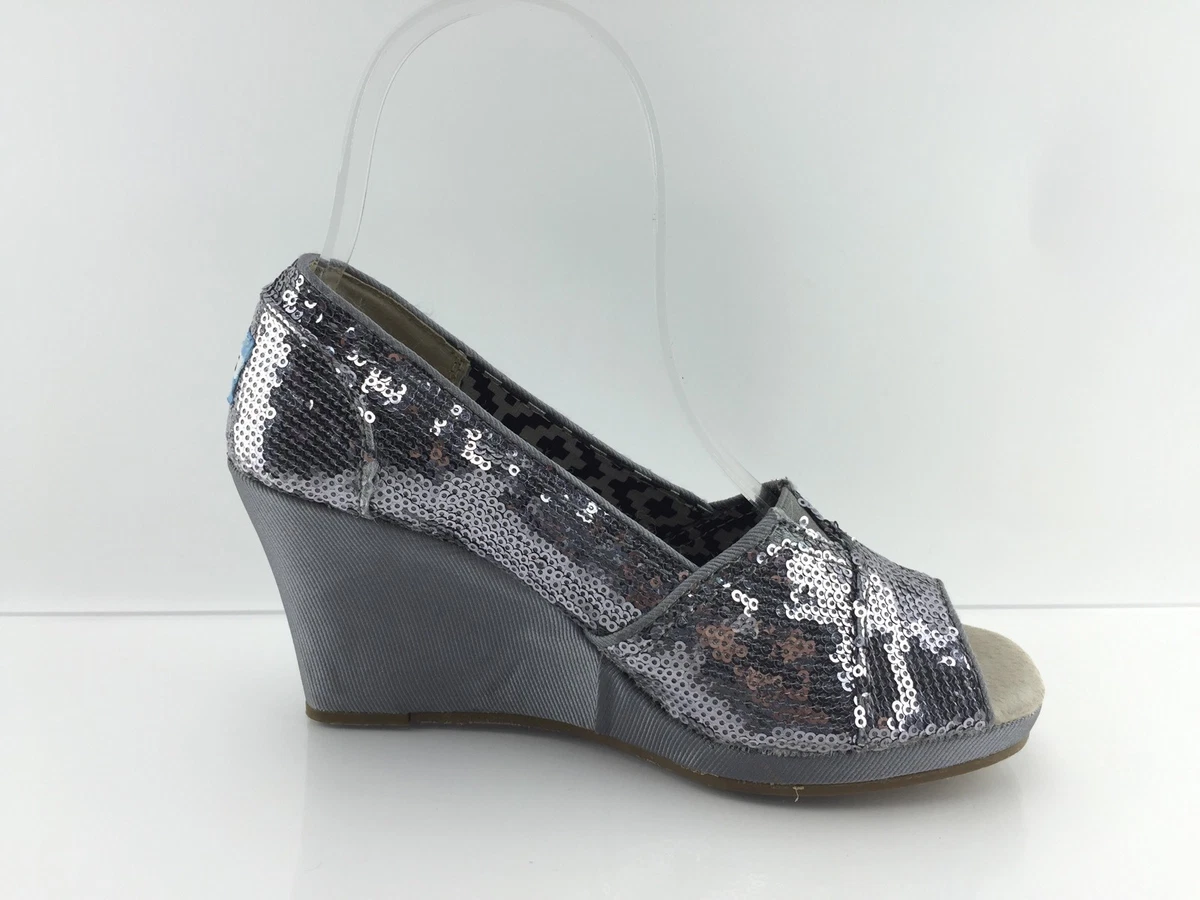 Toms Women s Pewter Sequin Wedges 5.5