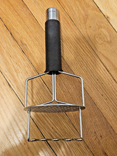 Potatoes Masher Sur La Table - Stainless Steal - Good Condition - Fast Shipping