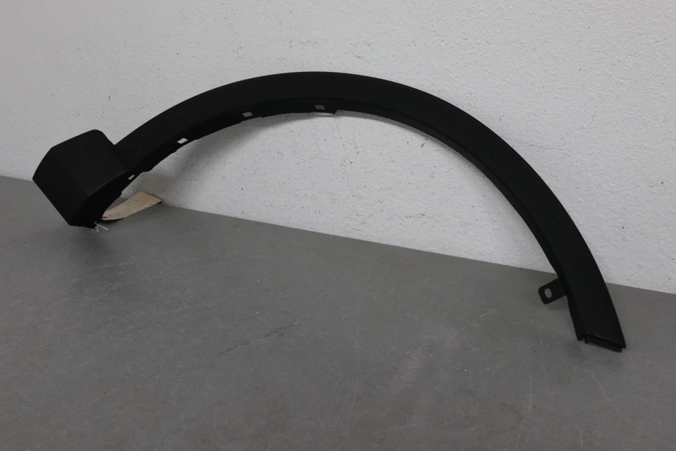 2016 2018 TOYOTA RAV4 RIGHT SIDE FRONT FENDER TRIM - Image 3 of 4