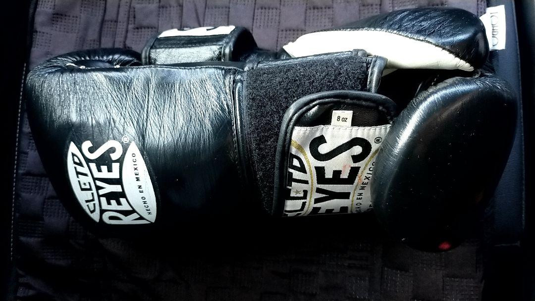 Reyes Boxing Gloves 8Oz | eBay Reyes Boxing Gloves 8Oz | eBay