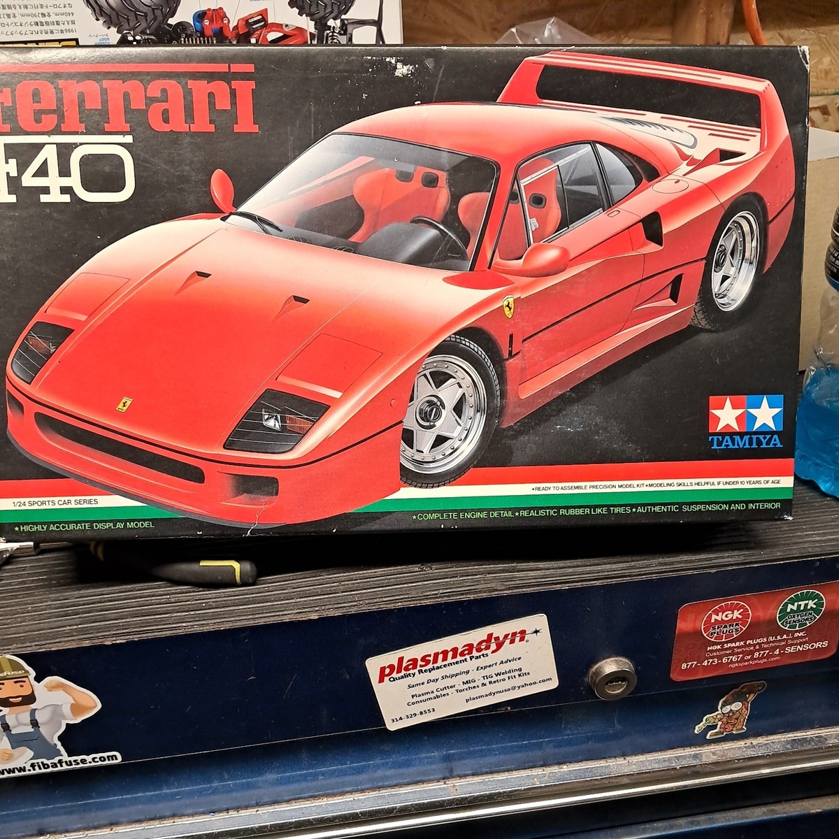 Tamiya Ferrari F40 1/24 Scale Plastic Model Kit with Detailed
