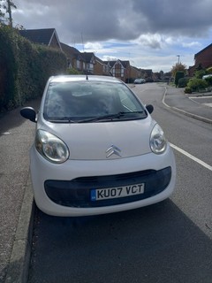 CITROEN C1. 5 SPEED. 10 MONTHS MOT. £20 TAX. 60MPG.