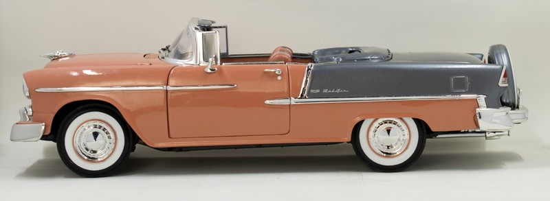 TOMY 1955 Chevy Bel Air Tan/Gray Convertible 1:18 Scale New