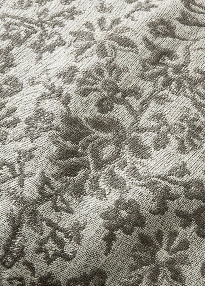 Nueva almohada decorativa Ralph Lauren Delwood gris cachemira $215 Foto 2 de 4