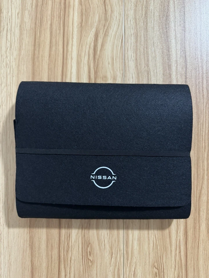 GENUINE NISSAN X-TRAIL OWNERS MANUAL SERVICE BOOK HANDBOOK  WALLET 2017-2024 - Image 2 of 2