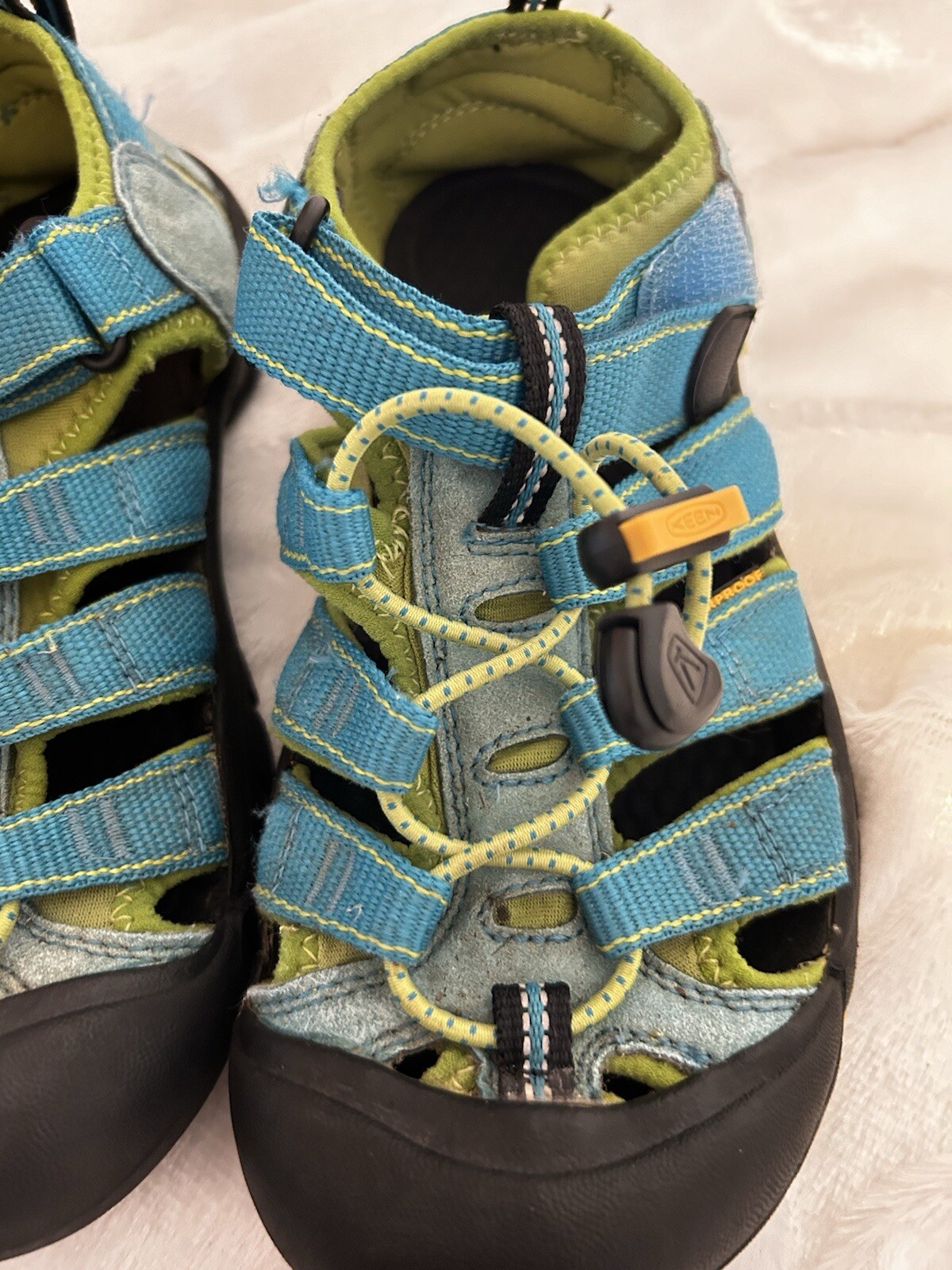 Sandali scarpe da acqua per bambini Keen taglia 3. usatozioni condi v eurchese